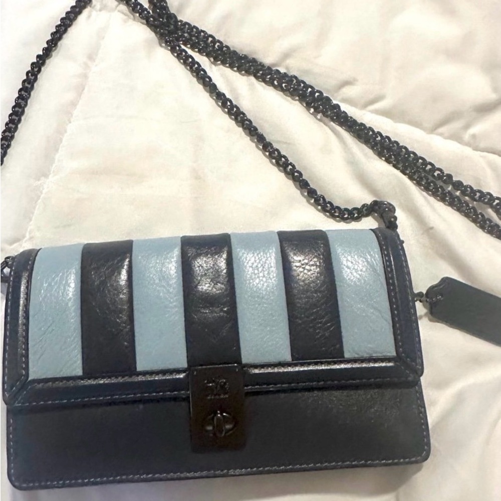 Authentic Coach Hutton Colorblock Shoulder Bag - Picture 6 of 12